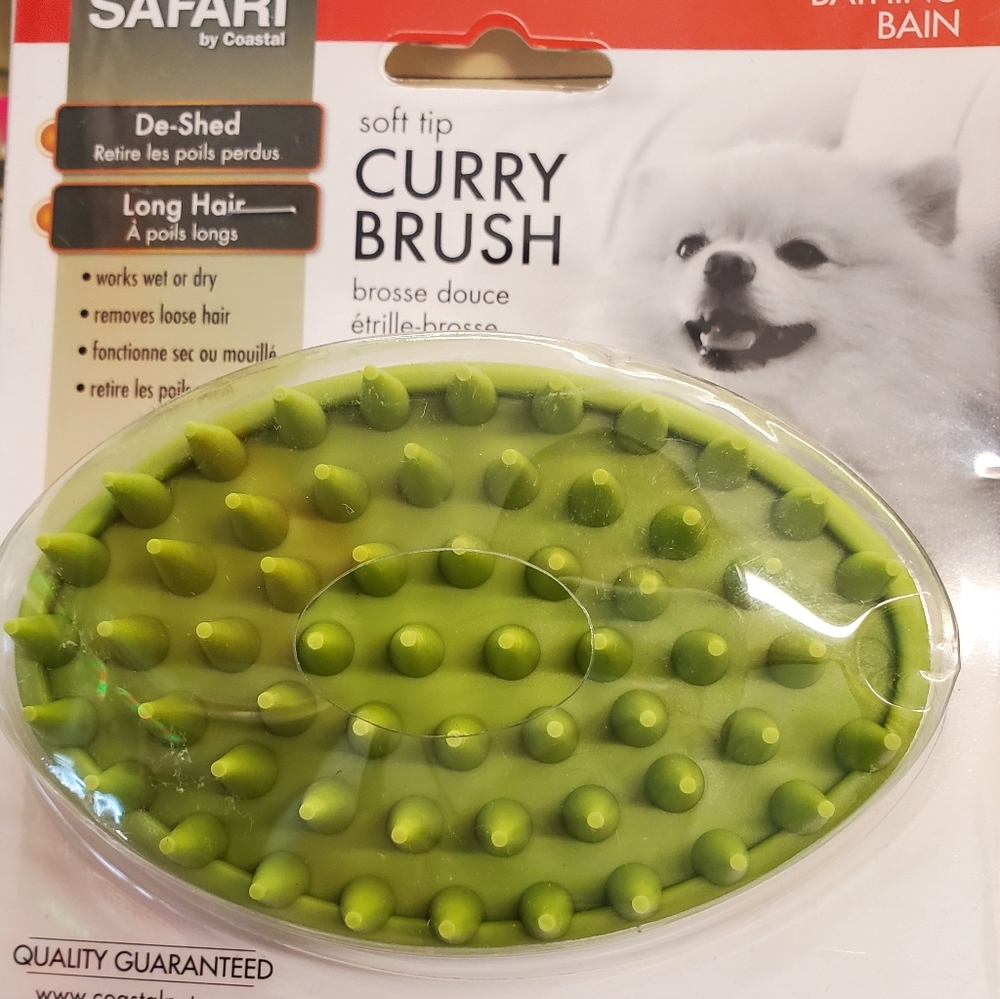 De-shedding soft curry brush